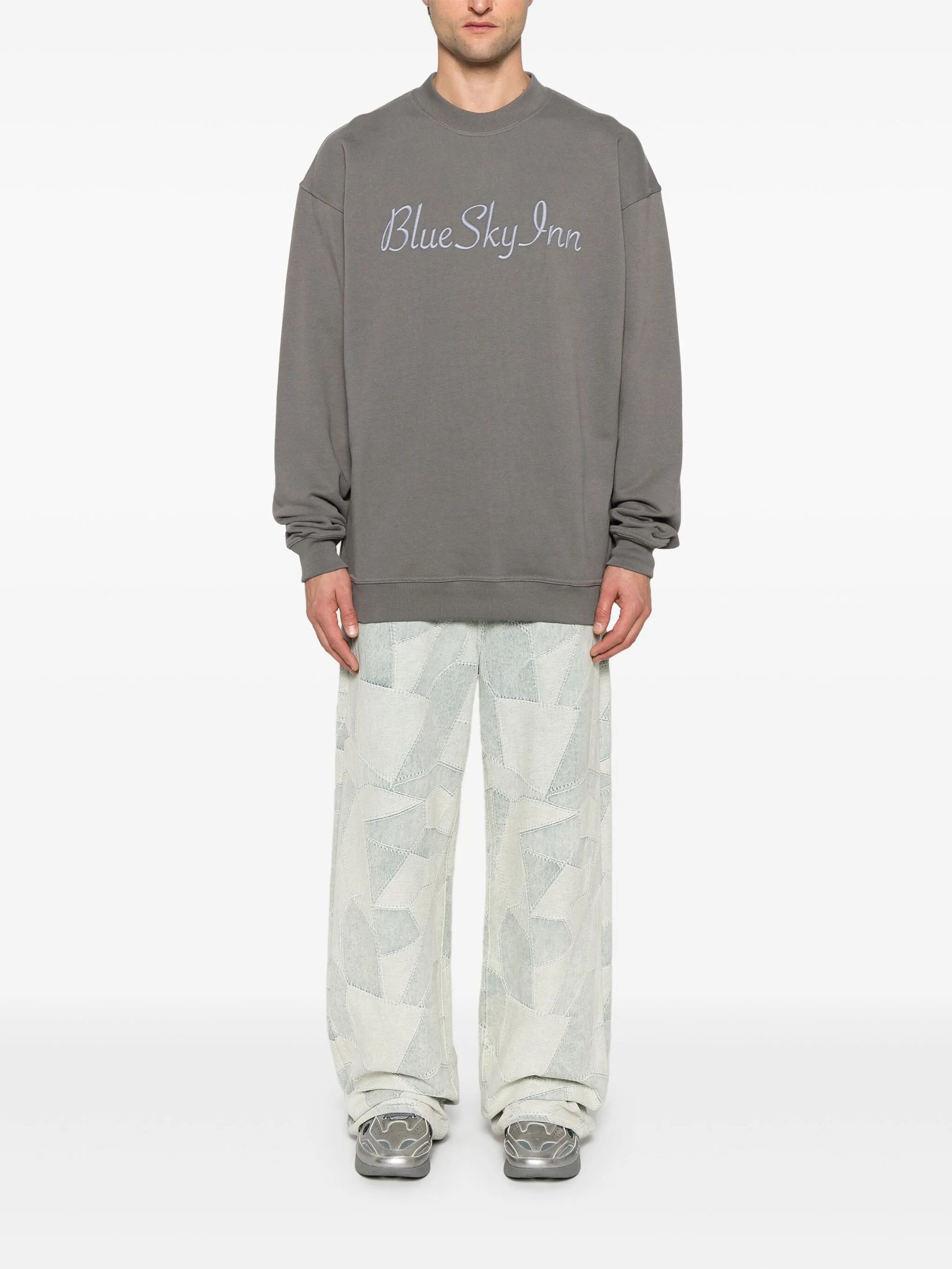 Sudadera con cuello redondo y logotipo gris
