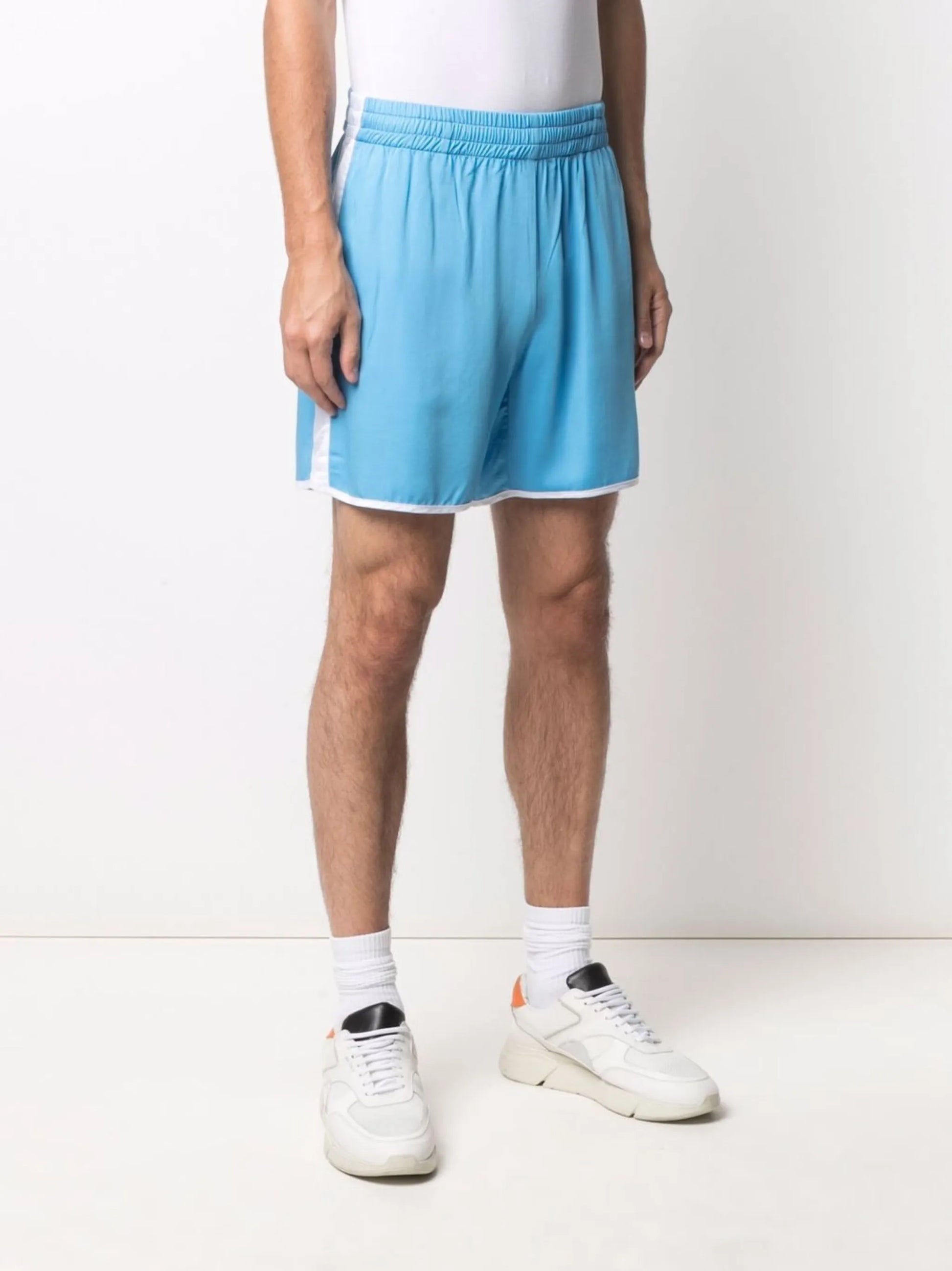 Pantalón corto de camarero azul