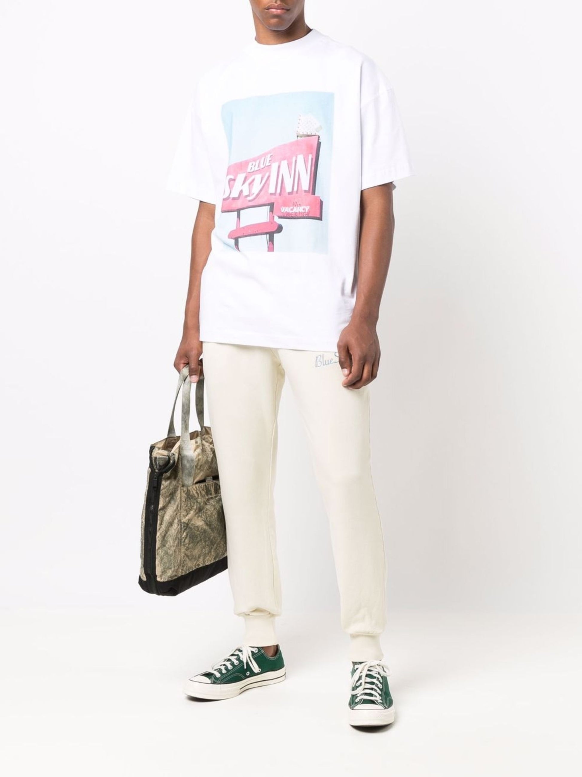 Pantalones deportivos con logotipo en color crema