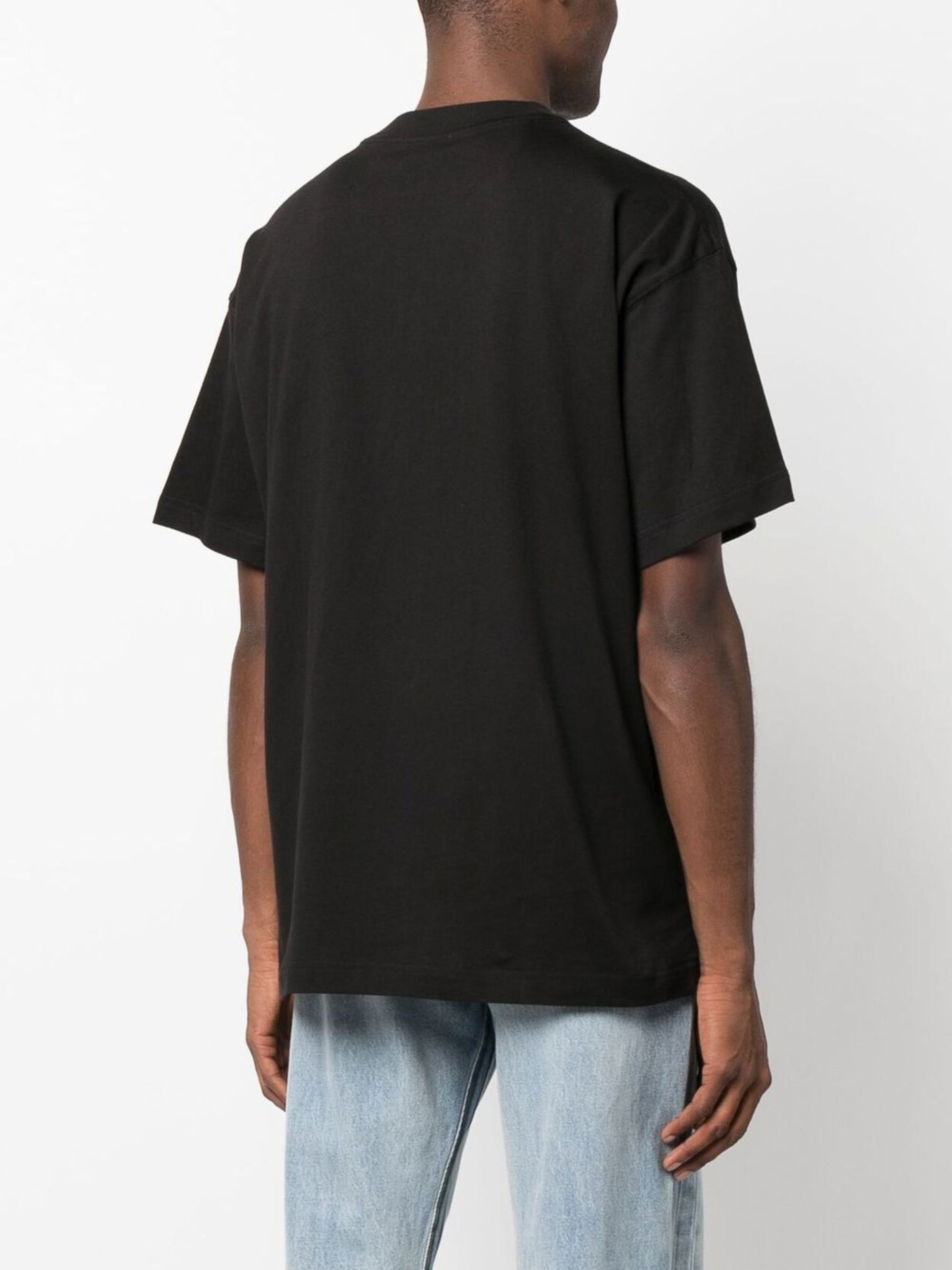 Camiseta con letrero