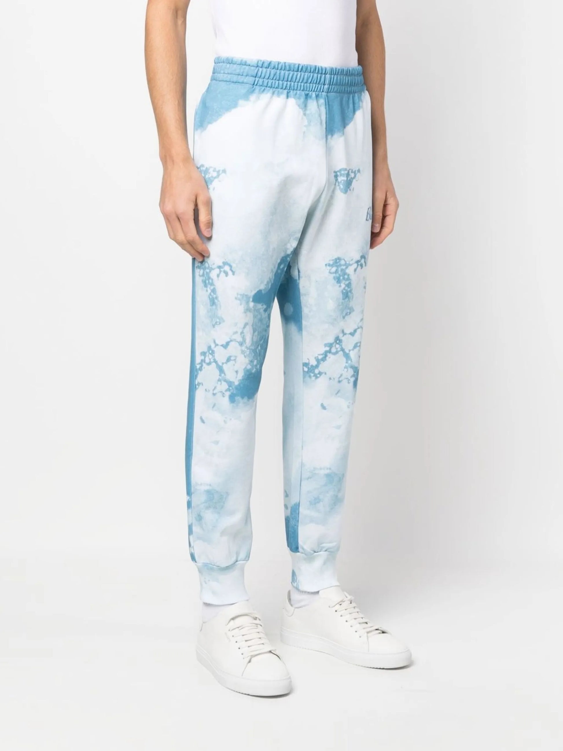 Pantalón deportivo con efecto tie-dye y logotipo