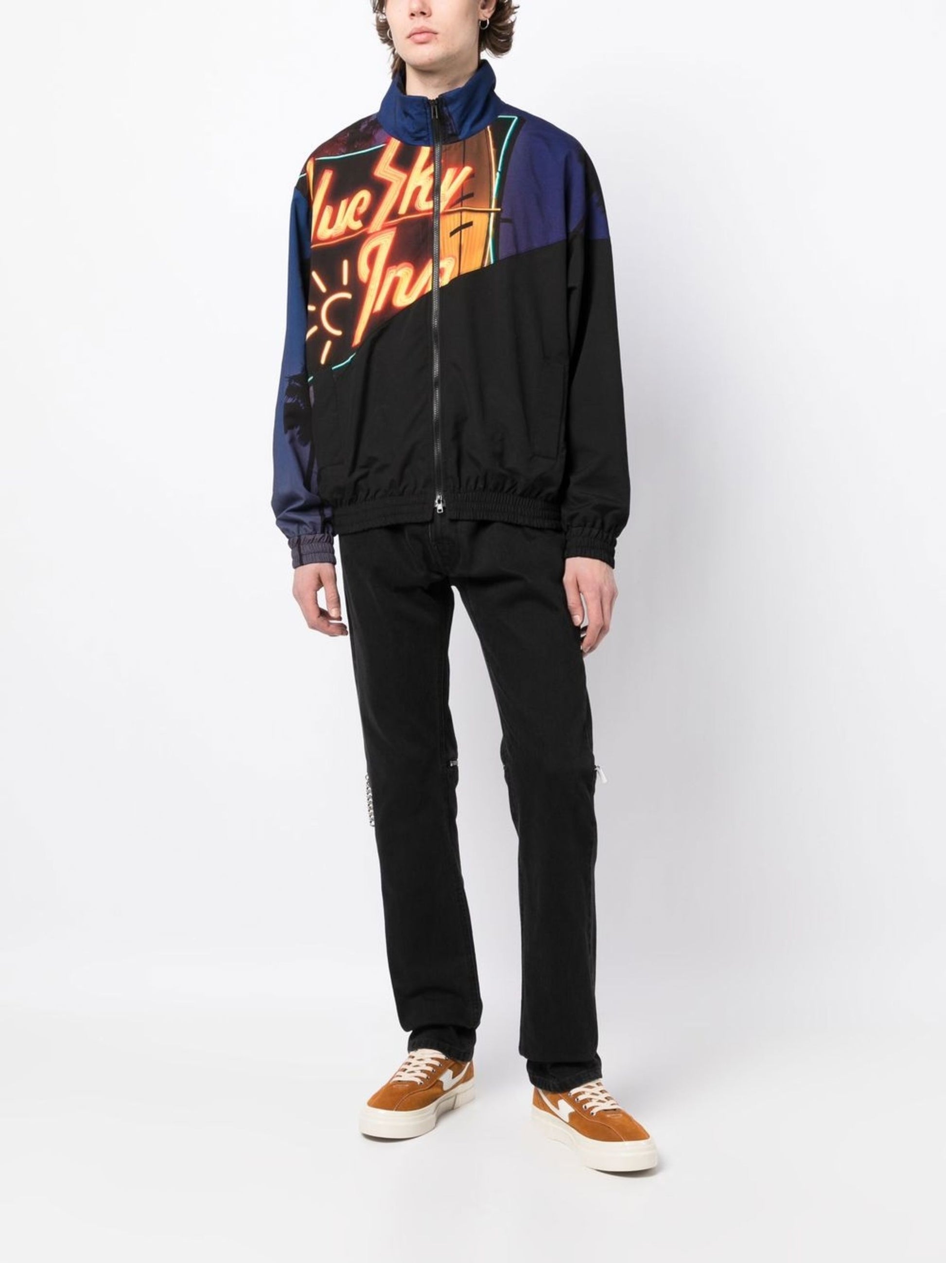 Chaqueta de nailon con letrero