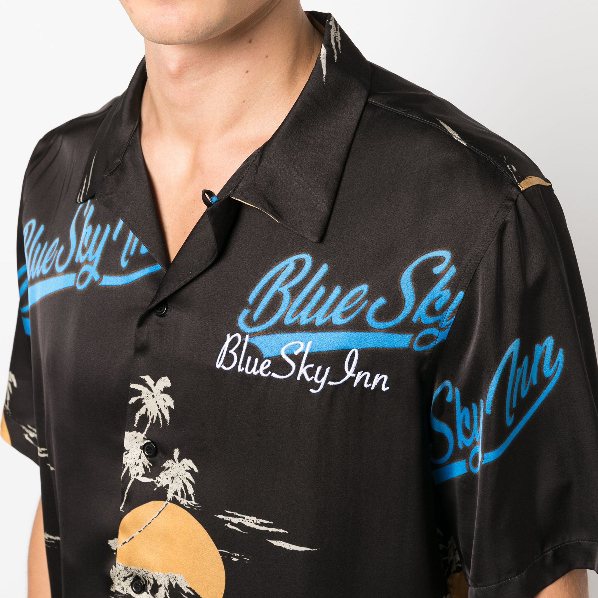 Camiseta con el logotipo de la isla