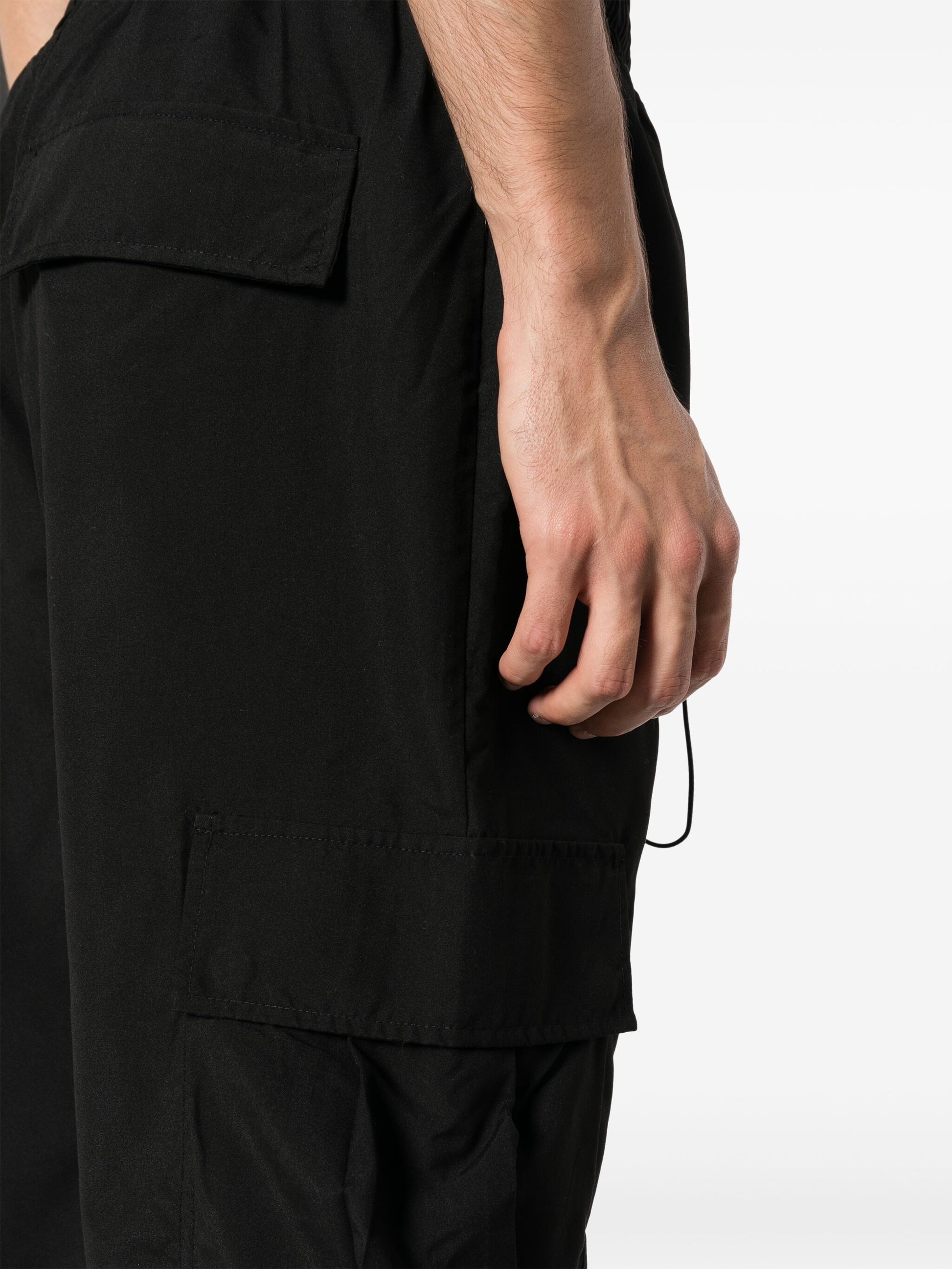 Pantalón cargo de nailon